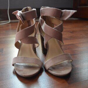 LC Lauren Conrad Mauve Strappy Open-Toe-Heels with Bow Accent Size 7.5